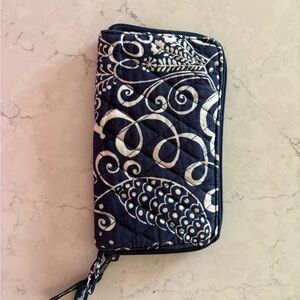 Vera Bradley Twirly Birds pattern Quilted Wallet